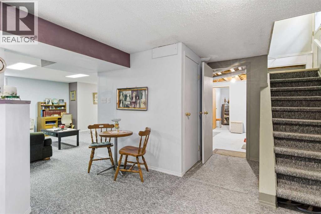 6004 Lloyd Crescent Sw, Calgary, Alberta  T3E 5V7 - Photo 25 - A2312280