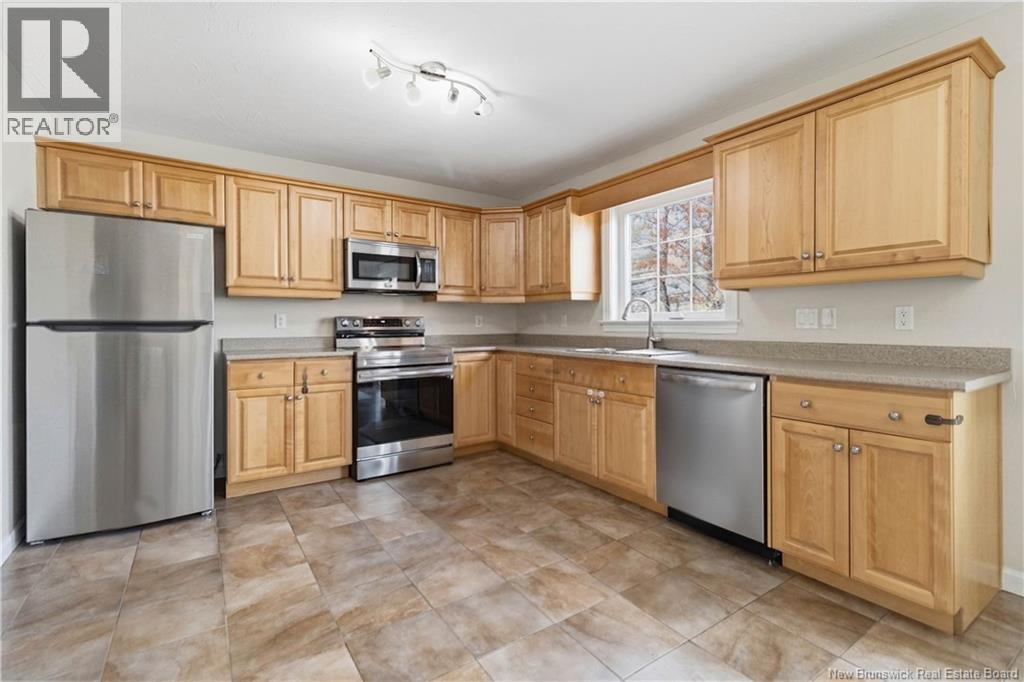 33 Aspenrose Court, Moncton, New Brunswick  E1G 0G6 - Photo 11 - NB139551