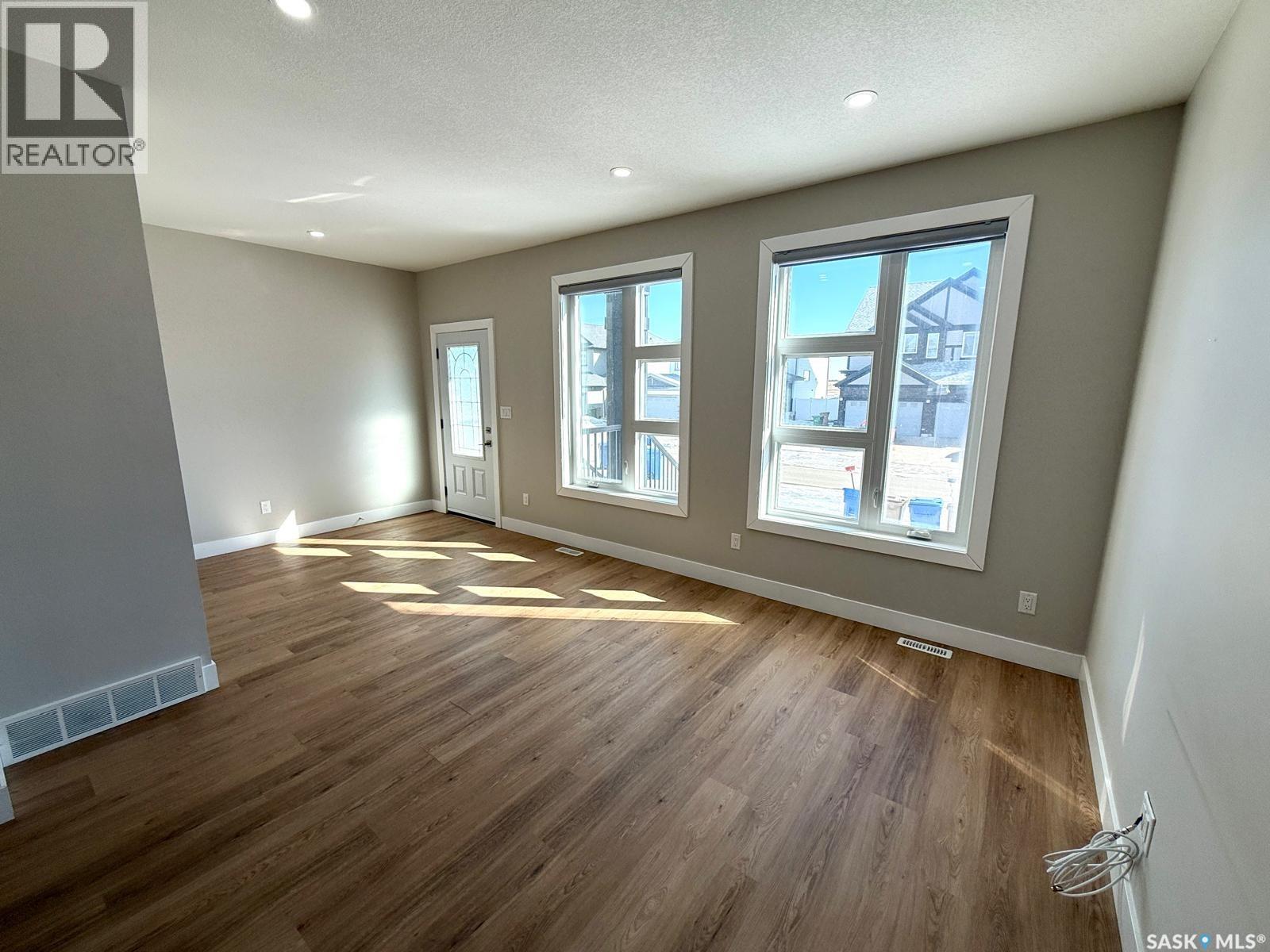 3326 Green Turtle Road, Regina, Saskatchewan  S4V 3N6 - Photo 3 - SK031619