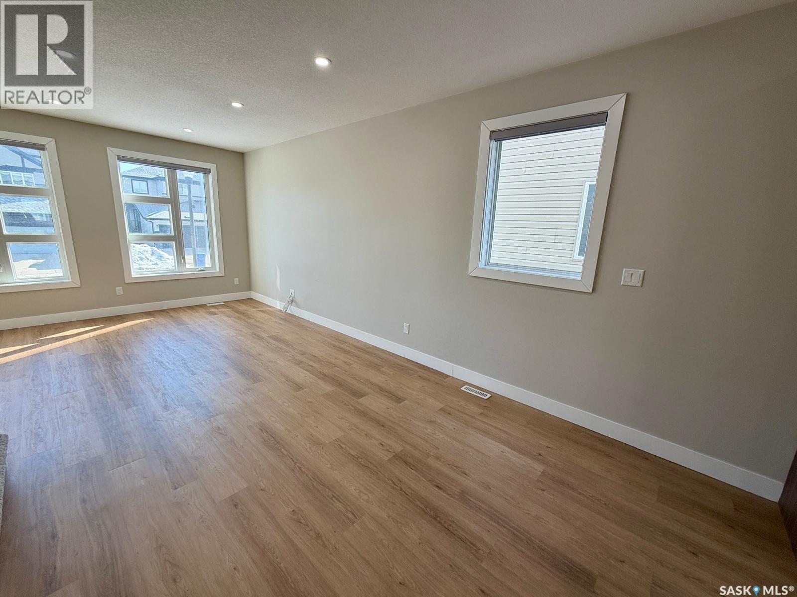 3326 Green Turtle Road, Regina, Saskatchewan  S4V 3N6 - Photo 4 - SK031619