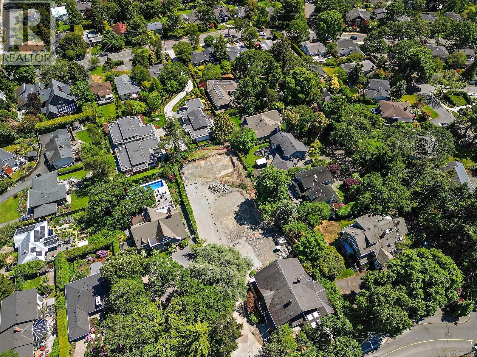 1741 Rockland Ave, Victoria, British Columbia V8S 1W6 - Photo 9 - 1033837