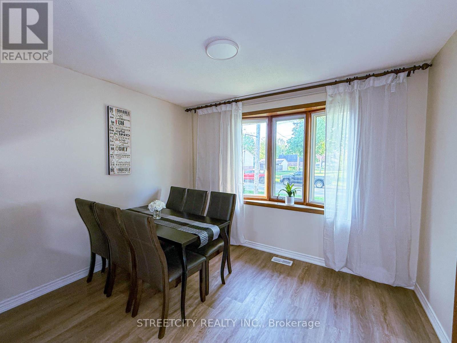 785 Ross Avenue, Sarnia, Ontario  N7T 7R1 - Photo 2 - X13146660