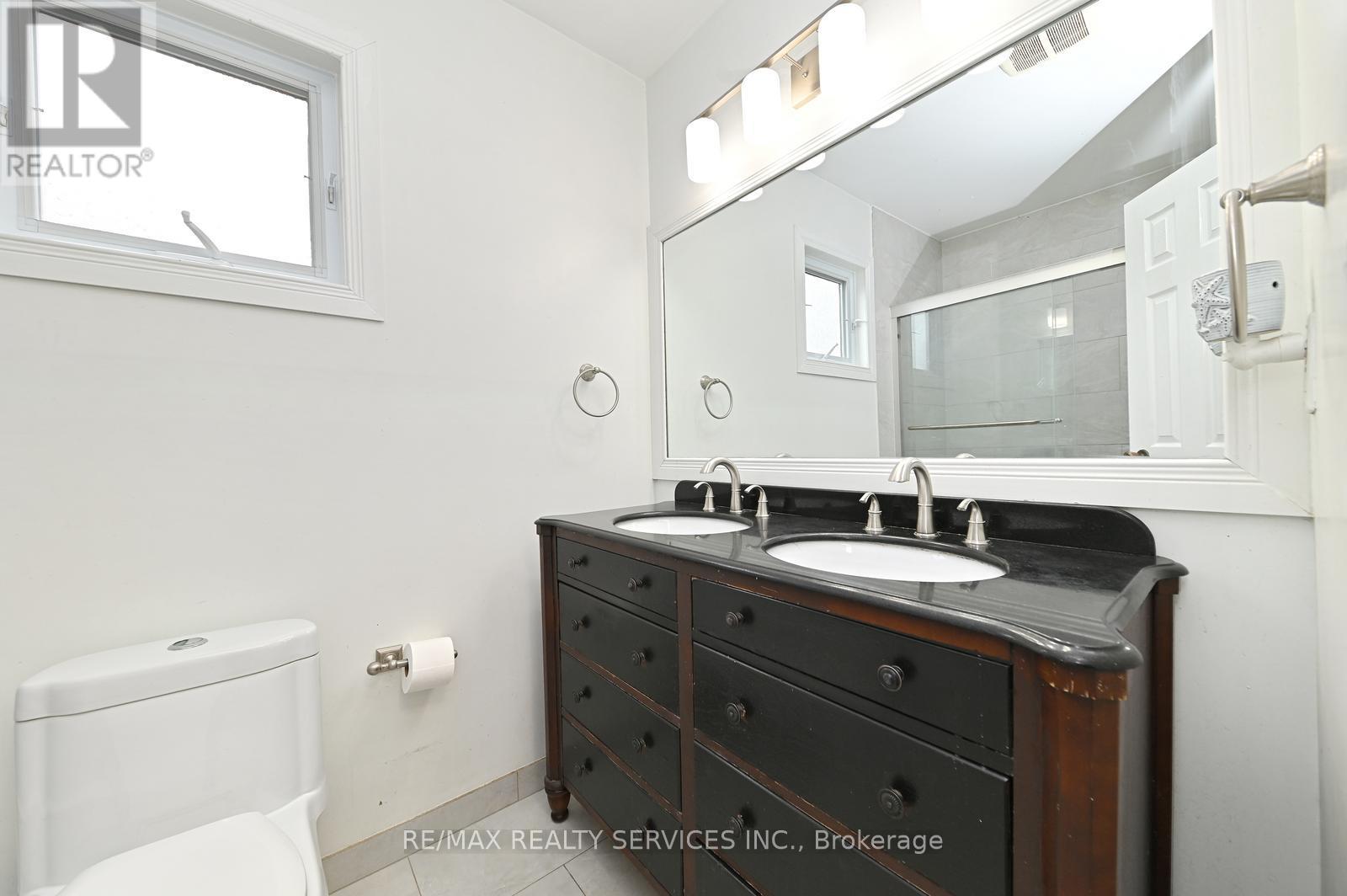 65 Massey Street, Brampton, Ontario  L6S 3A3 - Photo 24 - W13146308