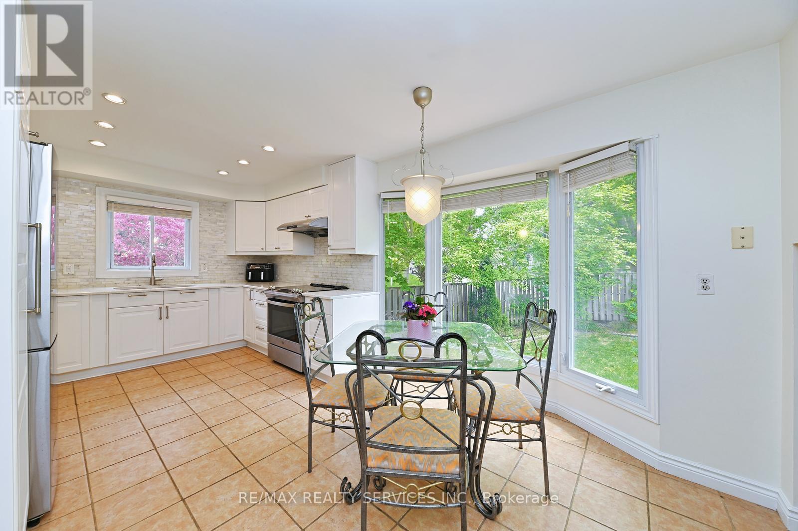 65 Massey Street, Brampton, Ontario  L6S 3A3 - Photo 13 - W13146308