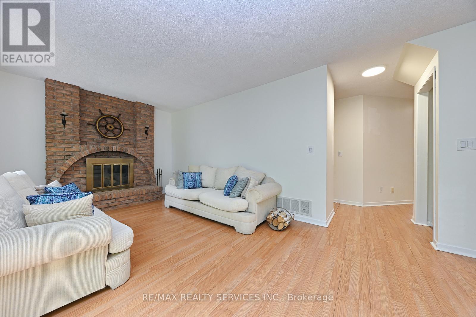 65 Massey Street, Brampton, Ontario  L6S 3A3 - Photo 16 - W13146308