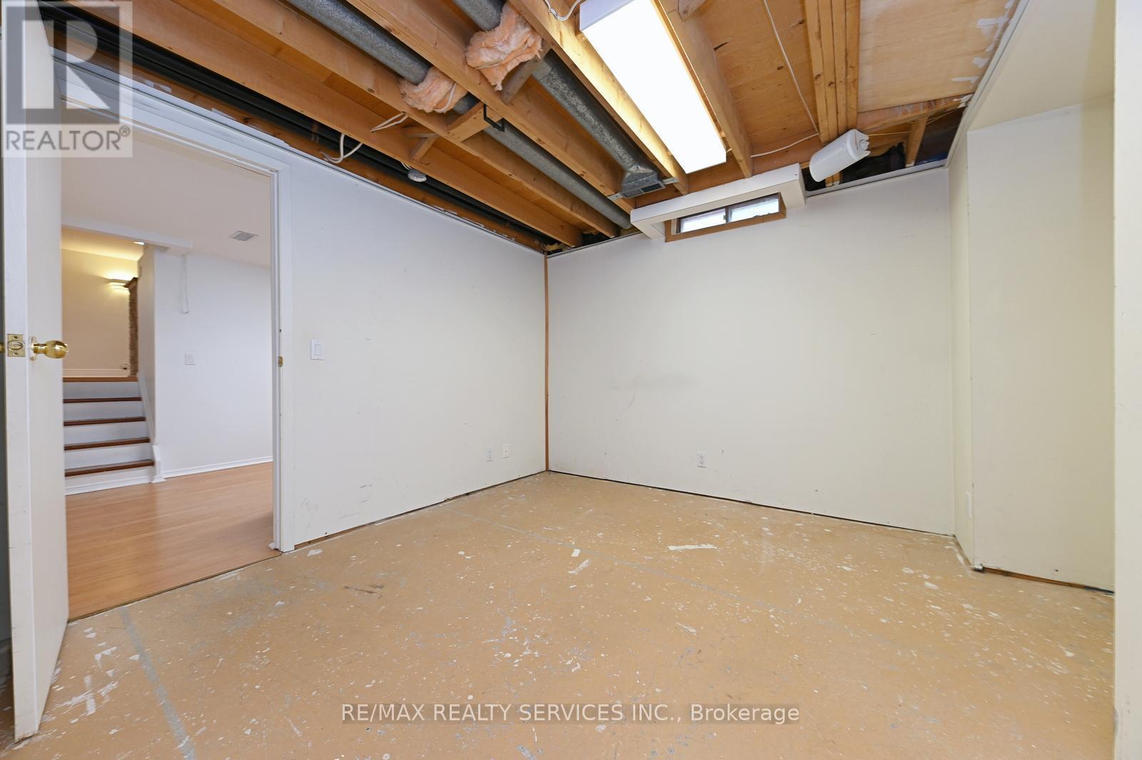 65 Massey Street, Brampton, Ontario  L6S 3A3 - Photo 29 - W13146308