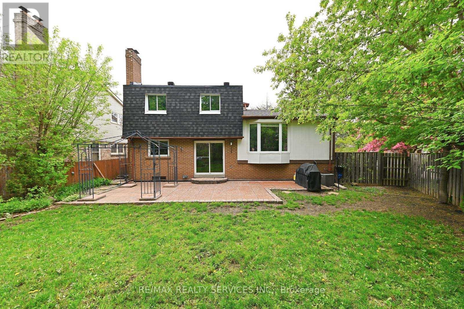 65 Massey Street, Brampton, Ontario  L6S 3A3 - Photo 33 - W13146308