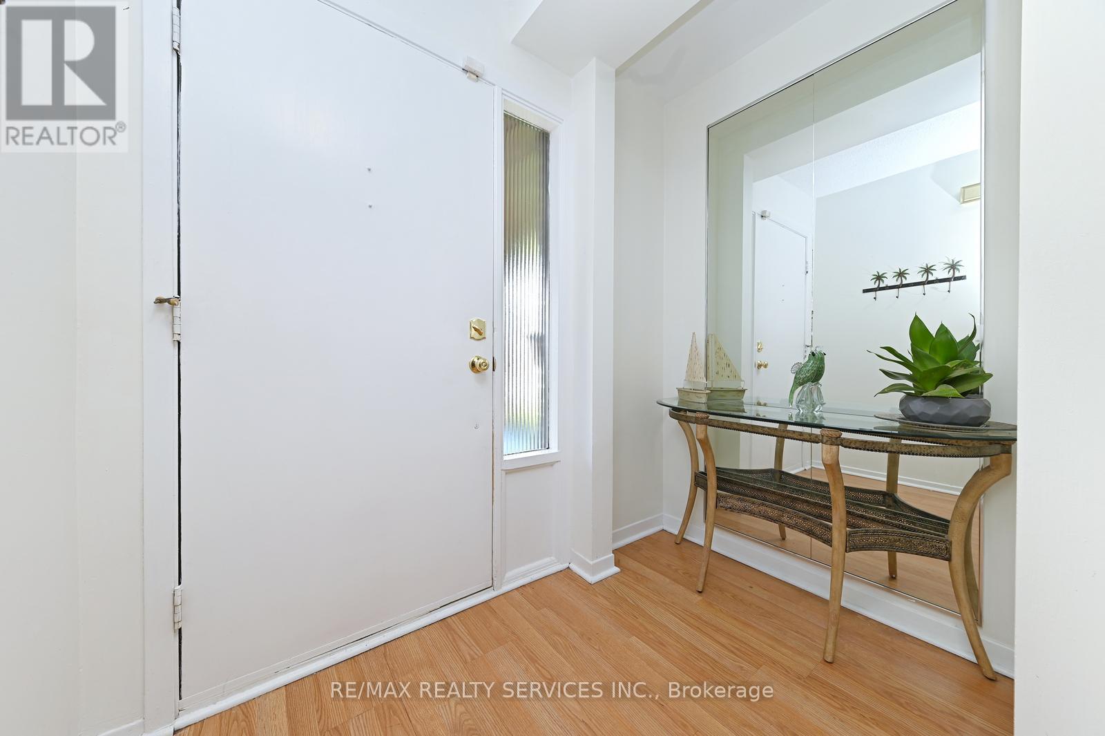 65 Massey Street, Brampton, Ontario  L6S 3A3 - Photo 3 - W13146308