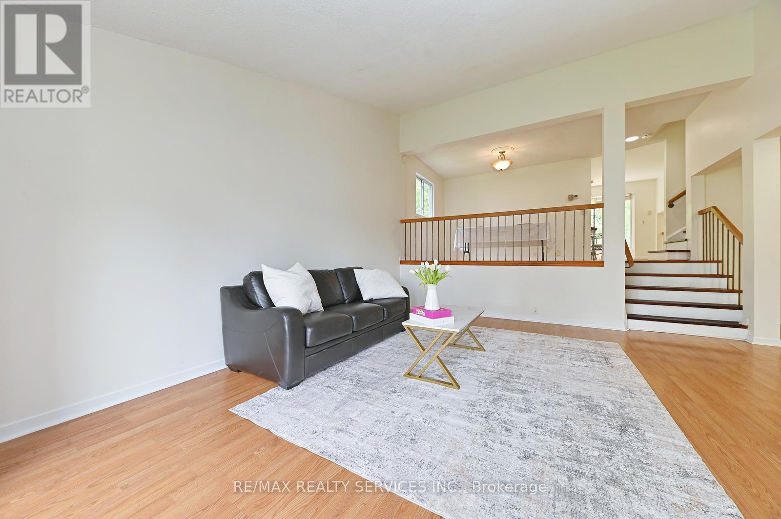 65 Massey Street, Brampton, Ontario  L6S 3A3 - Photo 7 - W13146308