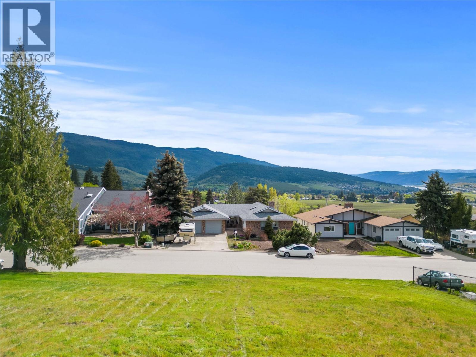 435 Scenic Drive, Coldstream, British Columbia V1B 2W9 - Photo 5 - 10388066
