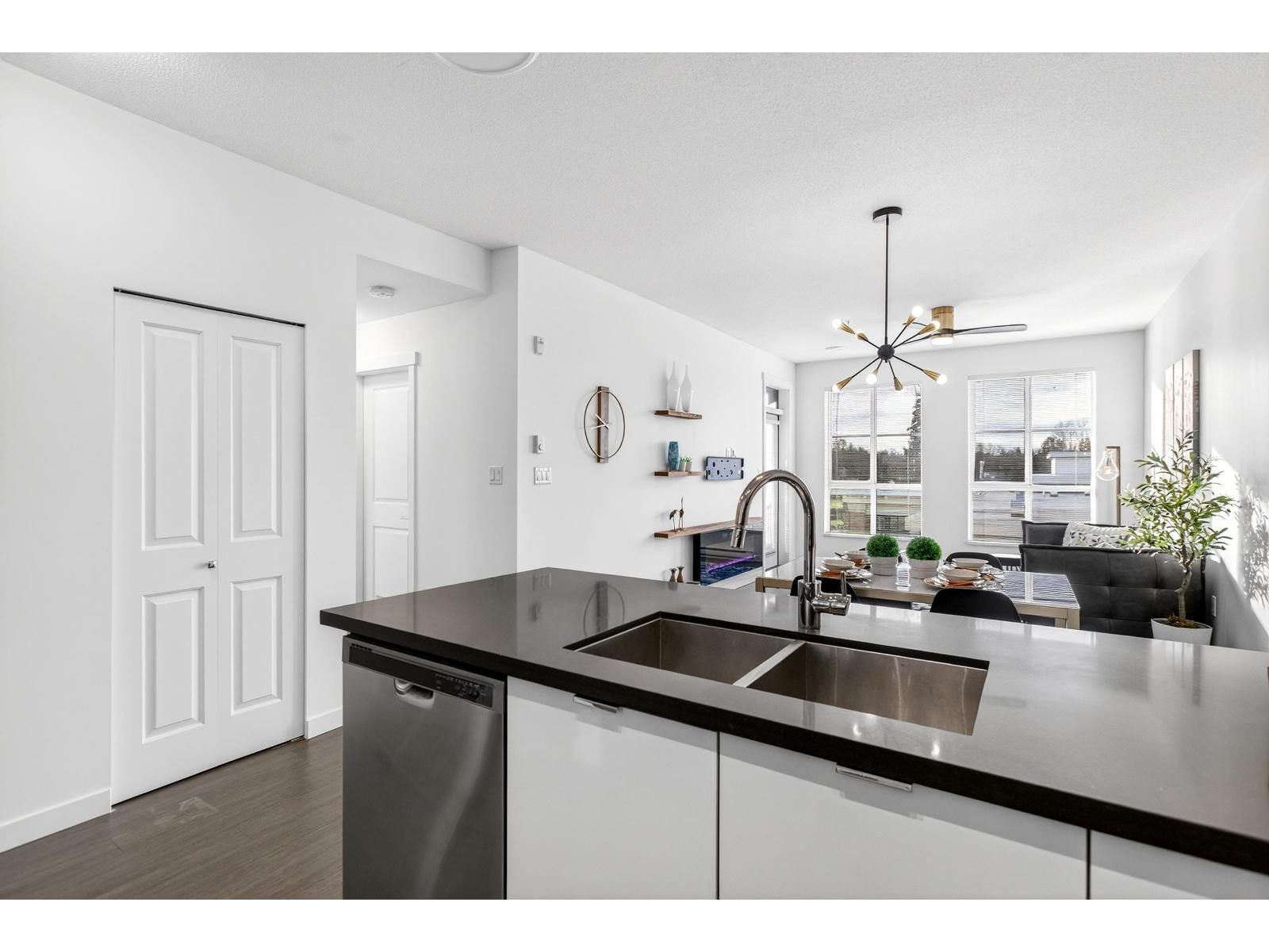 312 15168 33 Avenue, Surrey, British Columbia  V3Z 0N7 - Photo 8 - R3125212