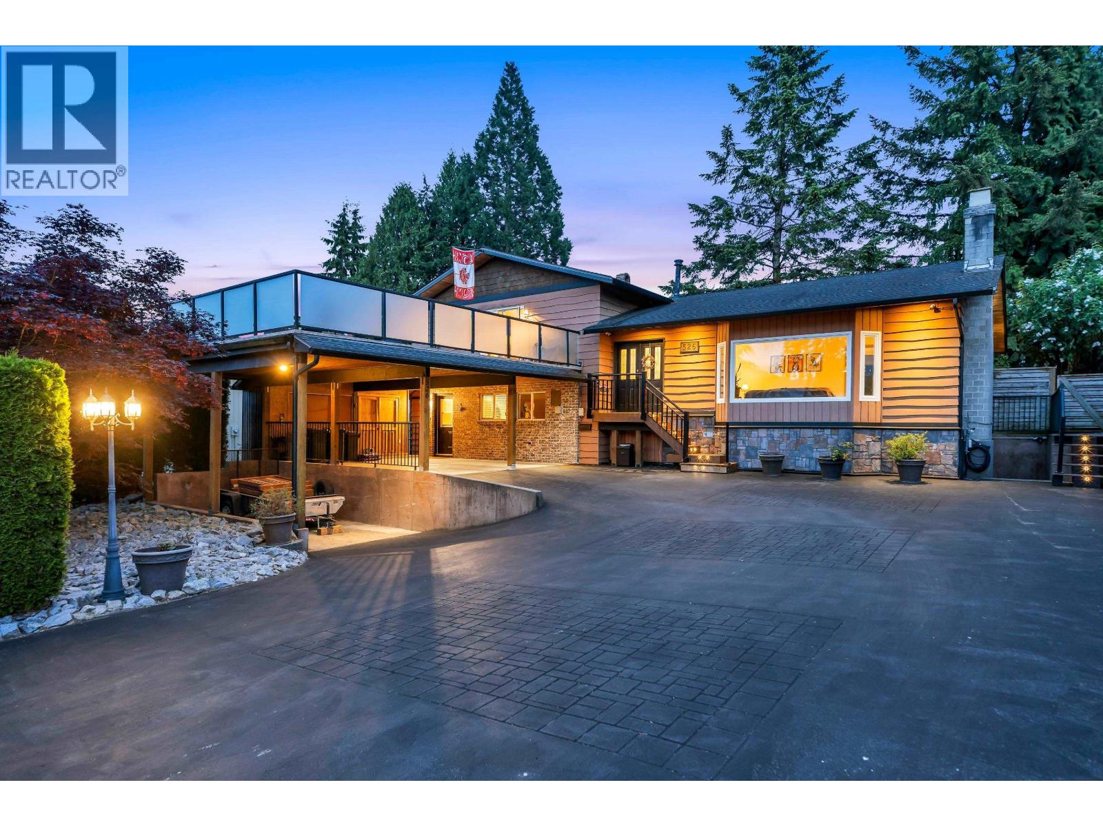 526 YALE ROAD, Port Moody, British Columbia
