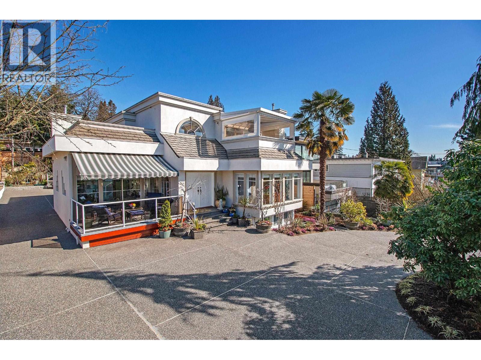 2541 MARINE DRIVE, West Vancouver, British Columbia