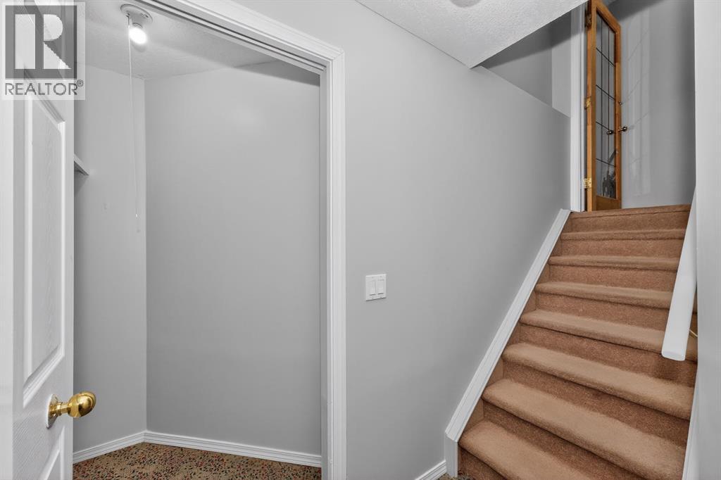 42 Royal Elm Drive NW, Calgary, Alberta  T3G 5P7 - Photo 31 - A2311261
