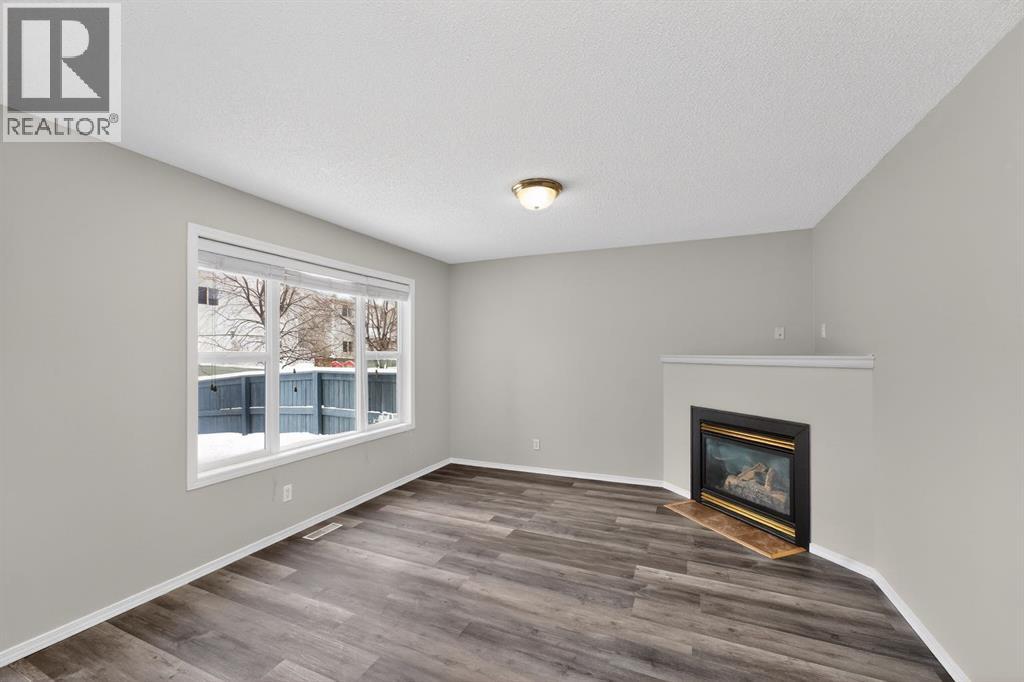 42 Royal Elm Drive NW, Calgary, Alberta  T3G 5P7 - Photo 12 - A2311261