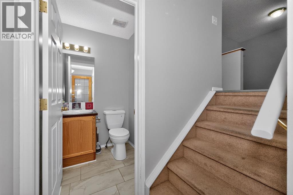 42 Royal Elm Drive NW, Calgary, Alberta  T3G 5P7 - Photo 15 - A2311261