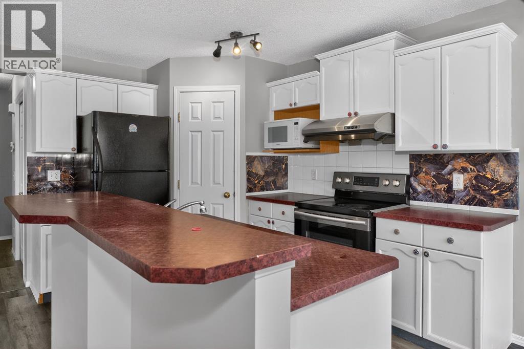42 Royal Elm Drive NW, Calgary, Alberta  T3G 5P7 - Photo 9 - A2311261