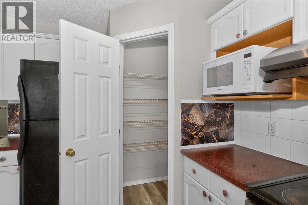 42 Royal Elm Drive NW, Calgary, Alberta  T3G 5P7 - Photo 10 - A2311261