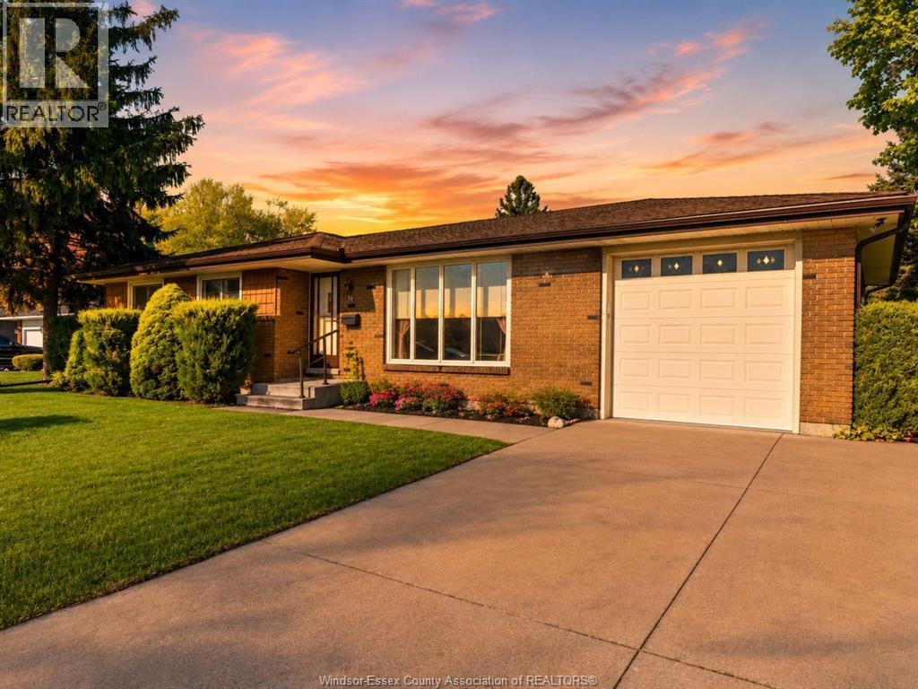 97 WILKINSON COURT, Amherstburg, Ontario