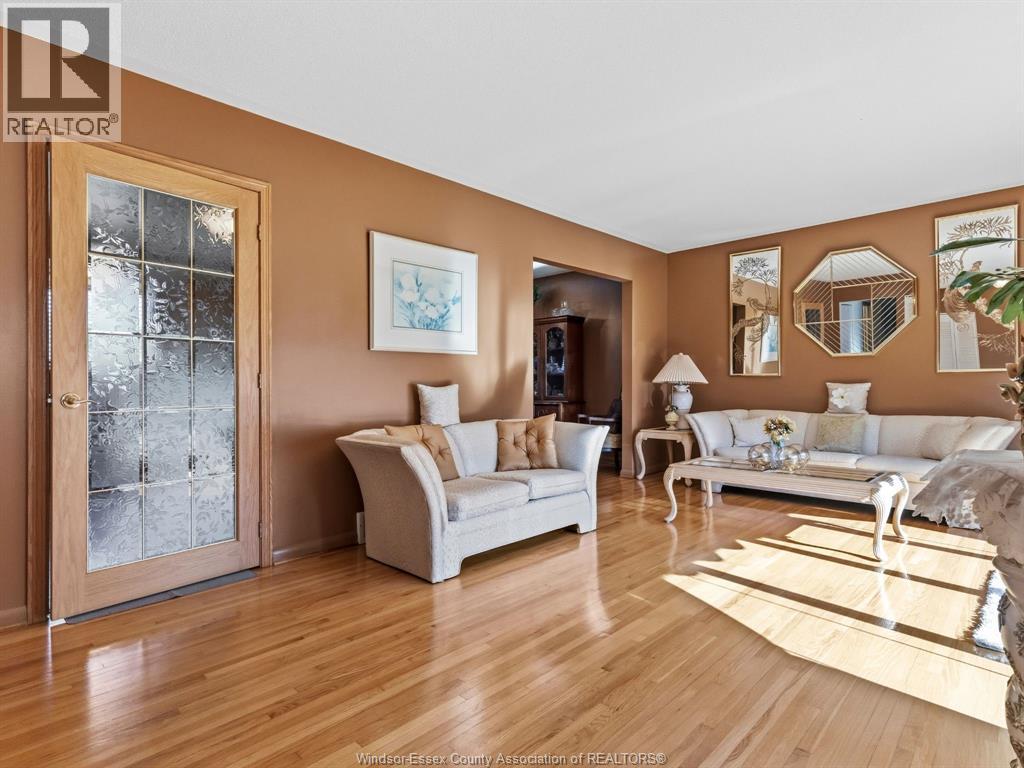 97 Wilkinson Court, Amherstburg, Ontario  N9V 2J3 - Photo 2 - 26011496