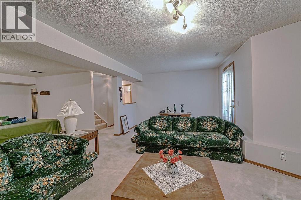 37 Edgepark Villas NW, Calgary, Alberta  T3A 3S2 - Photo 24 - A2310275