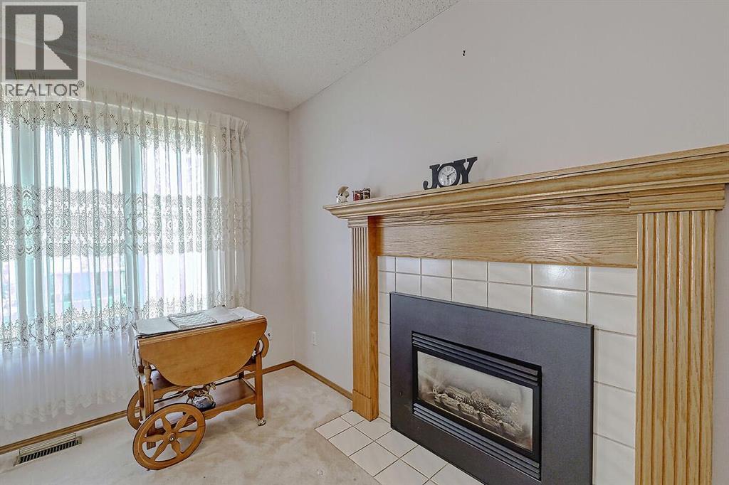 37 Edgepark Villas NW, Calgary, Alberta  T3A 3S2 - Photo 11 - A2310275
