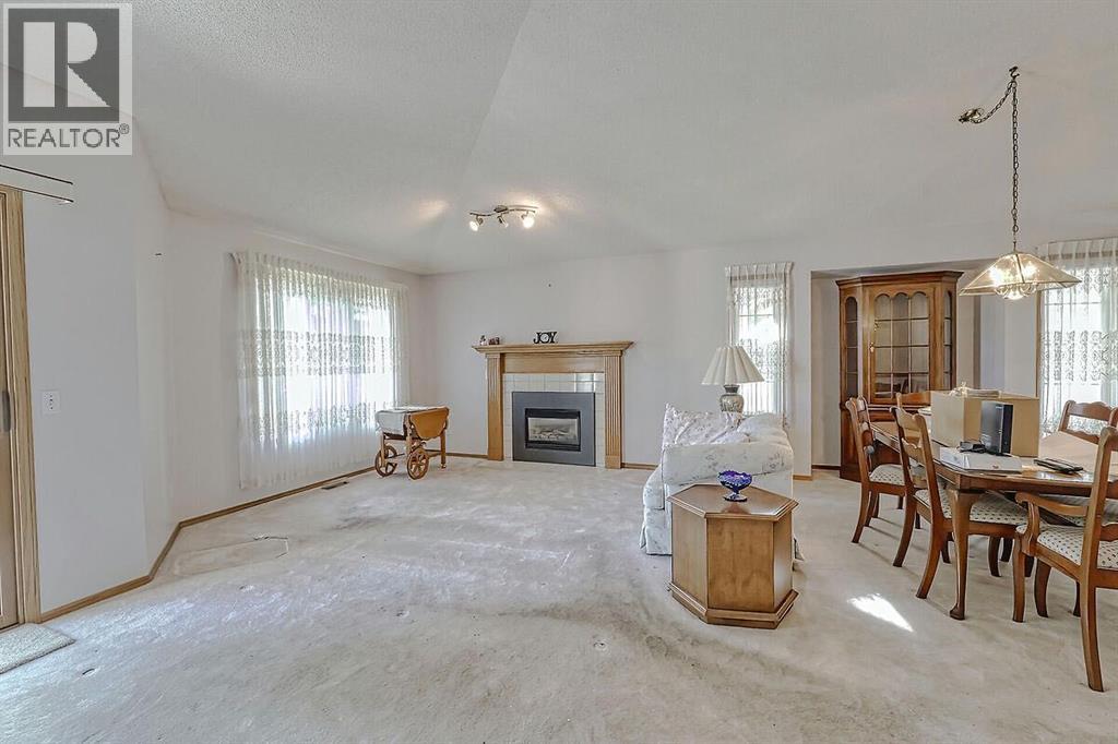 37 Edgepark Villas NW, Calgary, Alberta  T3A 3S2 - Photo 10 - A2310275