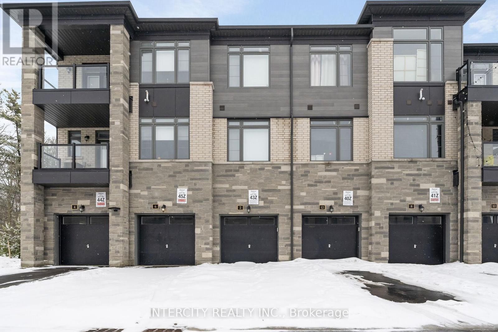 43z - 2 Savvy Lane, Caledon, Ontario  L7C 1Z9 - Photo 3 - W13146652