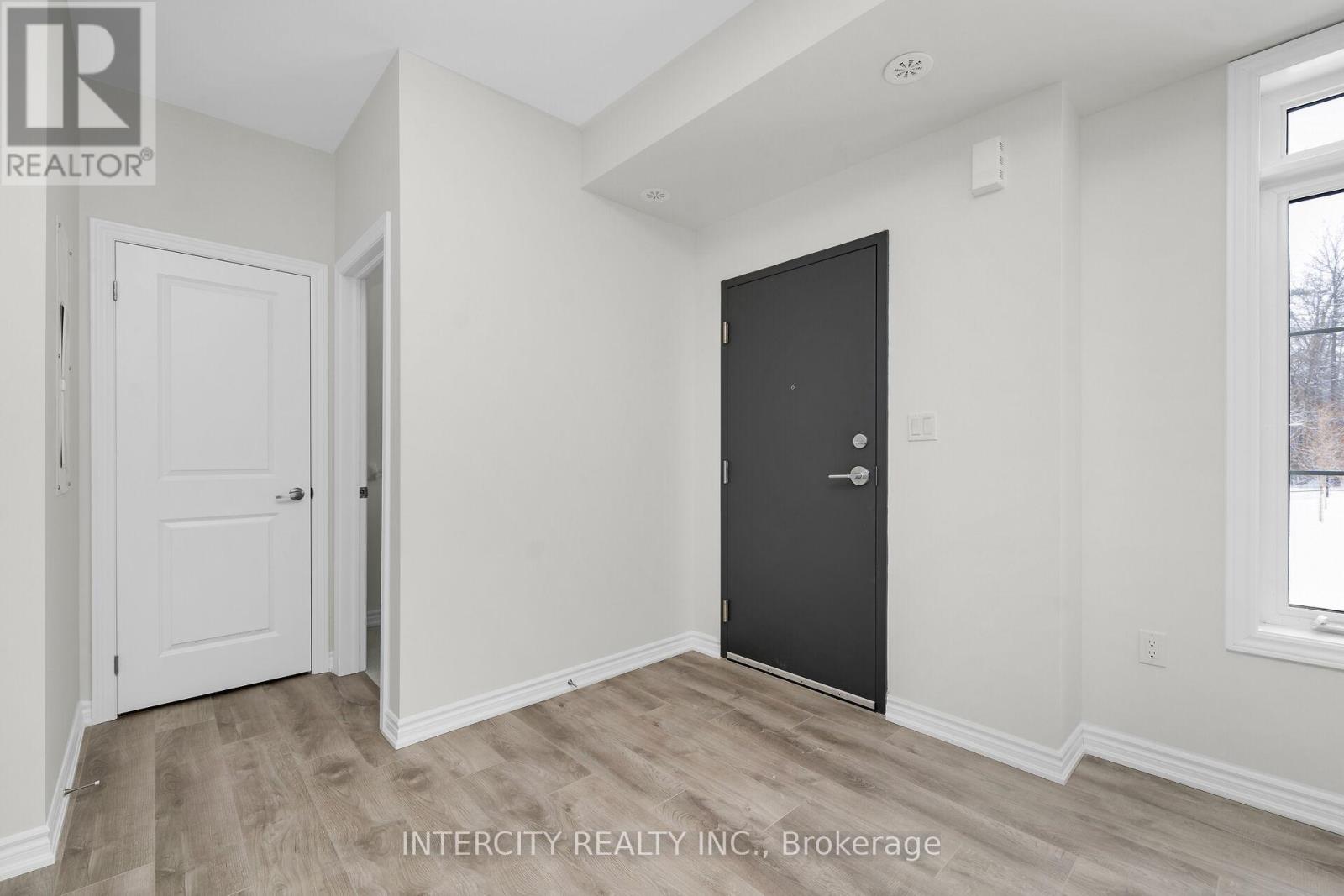 43z - 2 Savvy Lane, Caledon, Ontario  L7C 1Z9 - Photo 5 - W13146652