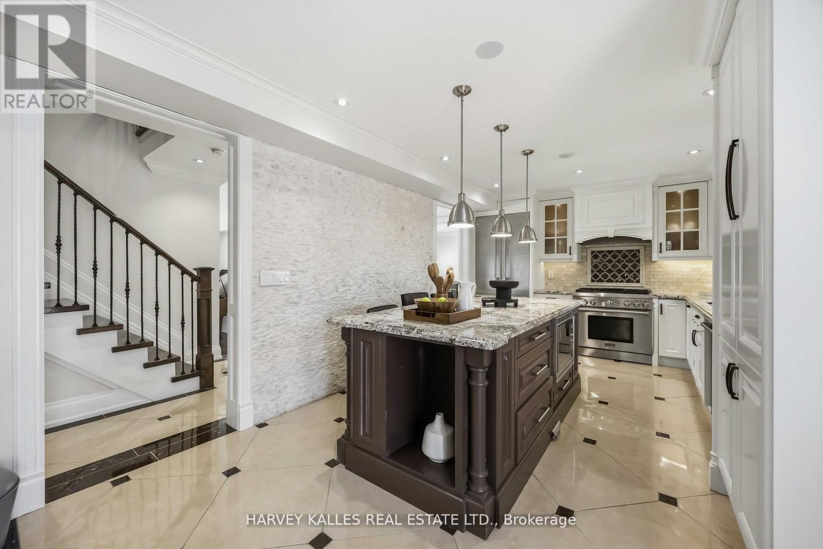 27 Ashley Park Road, Toronto, Ontario  M9A 4C9 - Photo 12 - W13146672