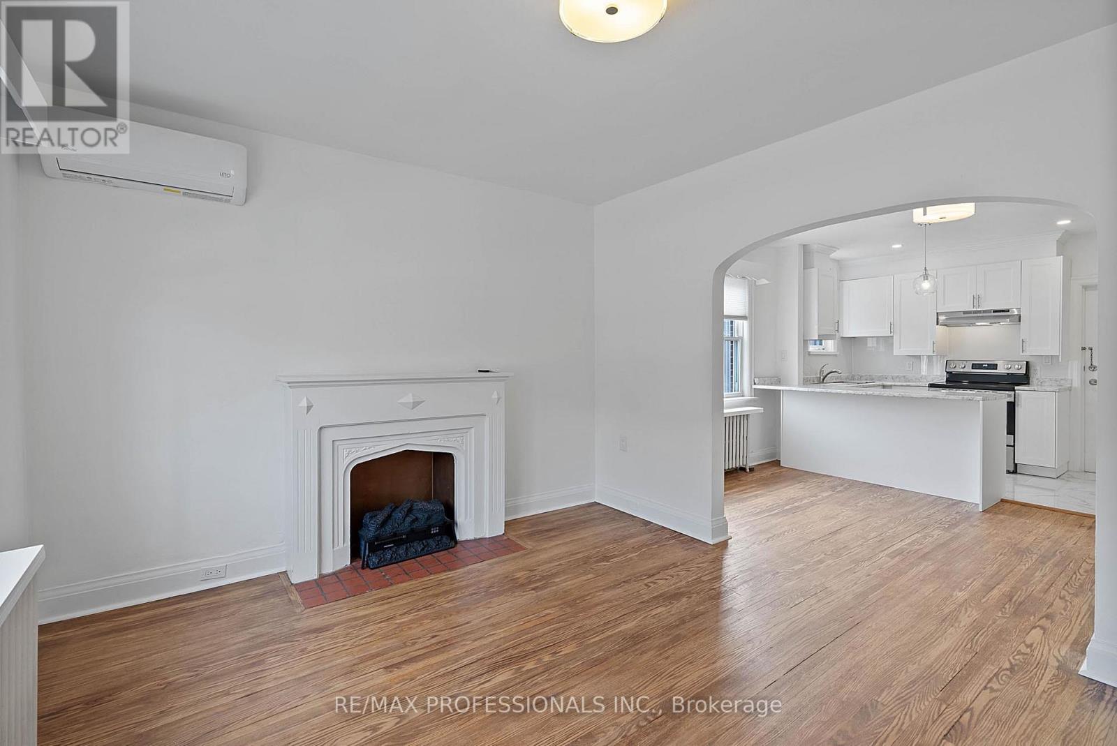 Main - 308 Jane Street, Toronto, Ontario  M6S 3Z4 - Photo 6 - W13146682