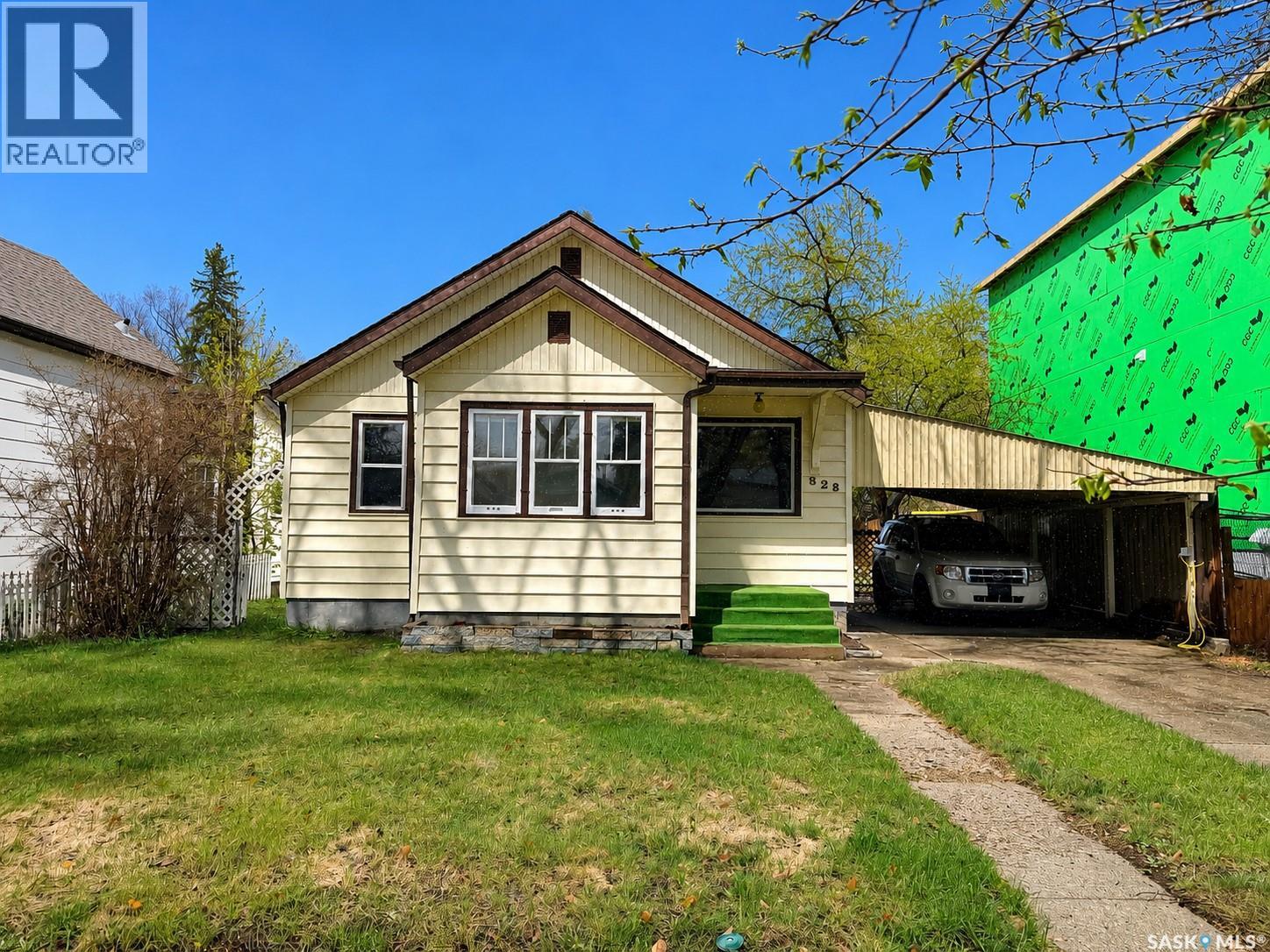 828 I Avenue S, Saskatoon, Saskatchewan  S7M 1Z3 - Photo 2 - SK036455