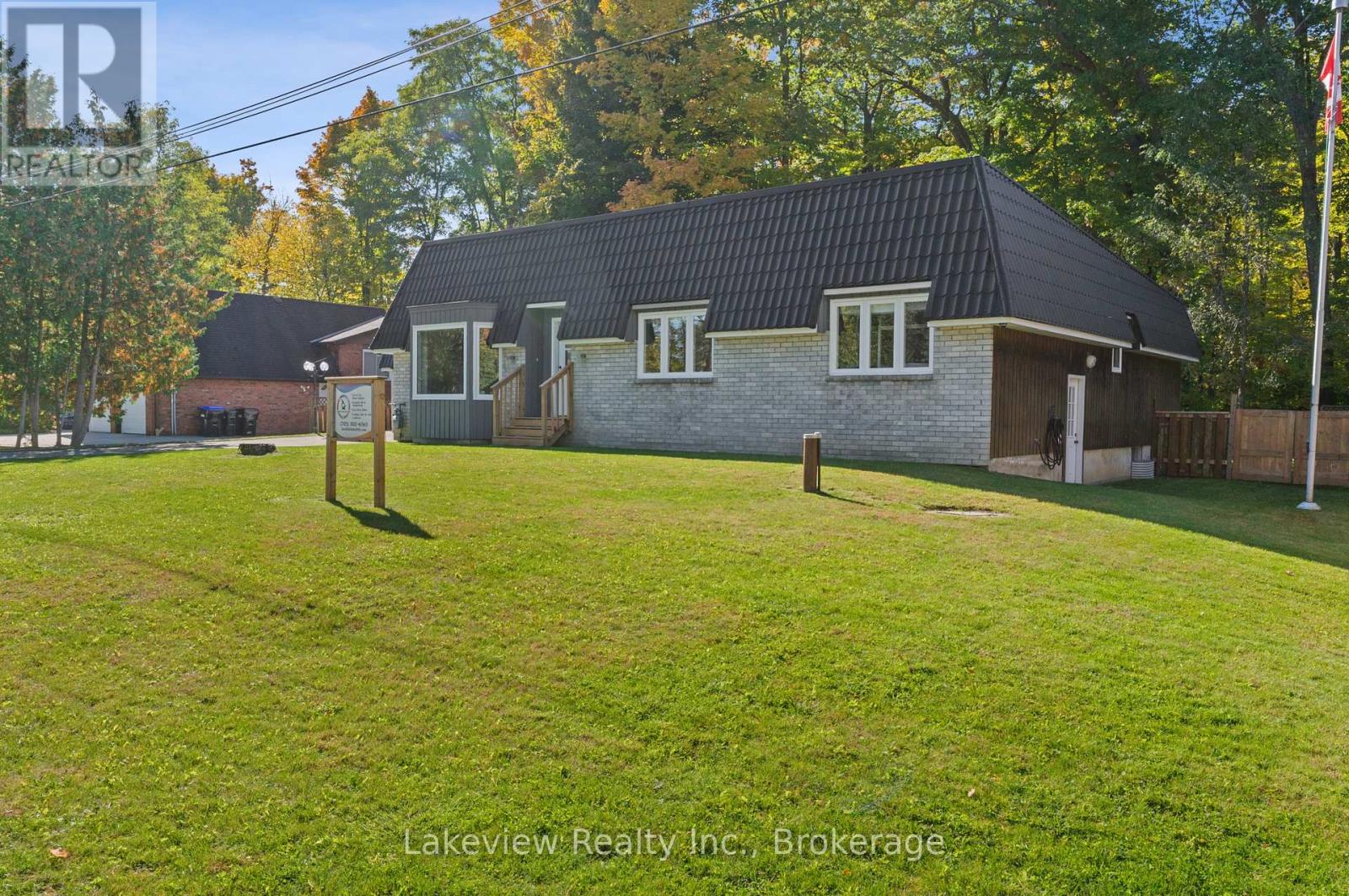 3914 Rosemary Lane W, Innisfil, Ontario  L9S 2L6 - Photo 4 - N12682670