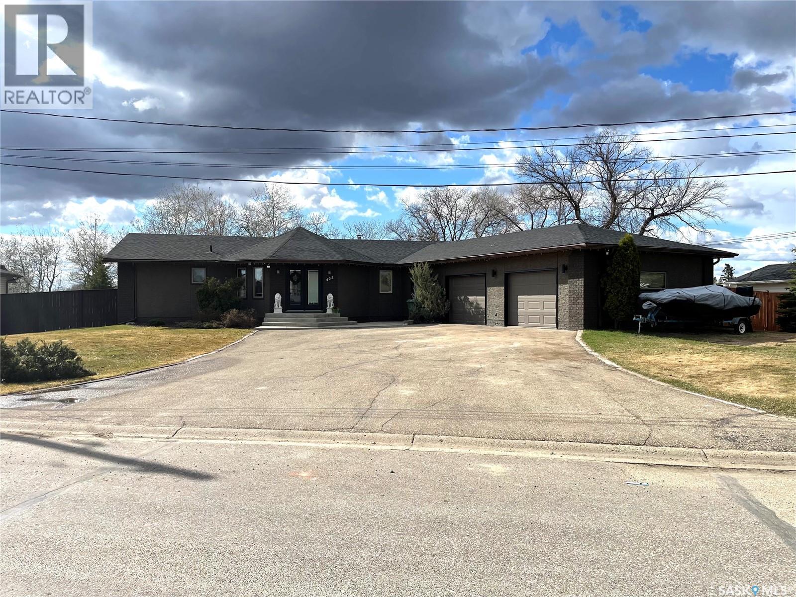 408 Macdonald Street, Nipawin, Saskatchewan  S0E 1E0 - Photo 2 - SK036385