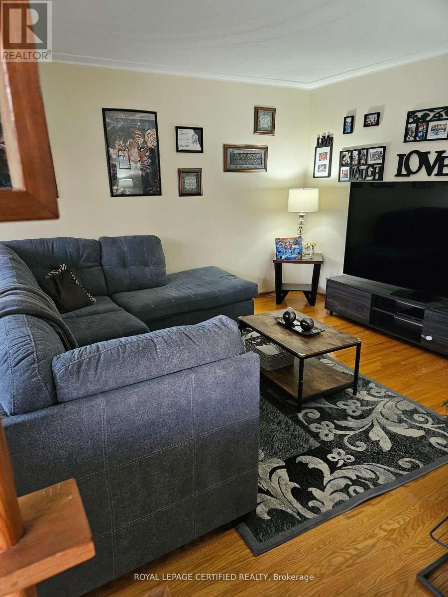 Main - 197 Craigroyston Road, Hamilton, Ontario  L8K 3K2 - Photo 3 - X13146654