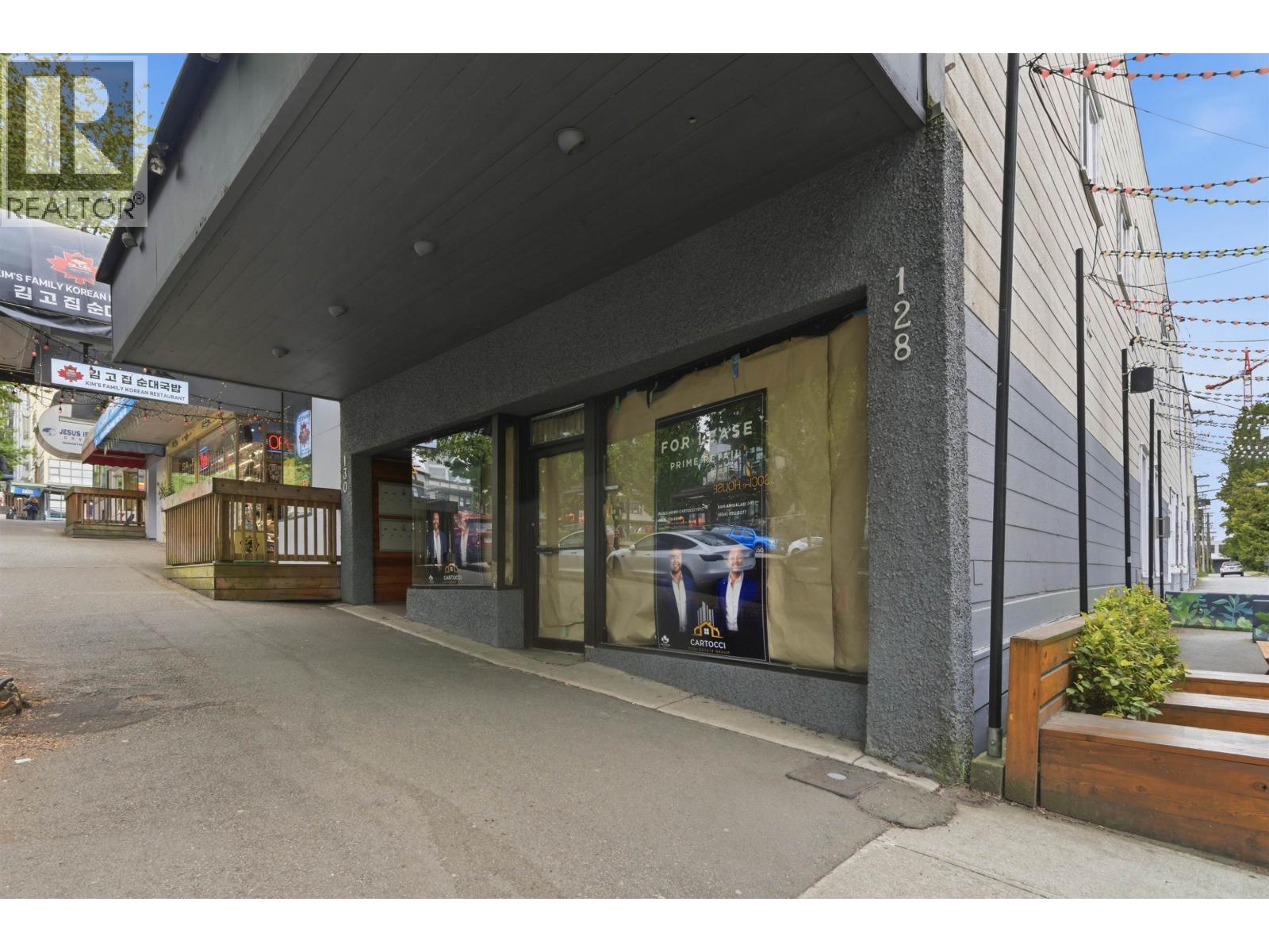 128 LONSDALE AVENUE, North Vancouver, British Columbia