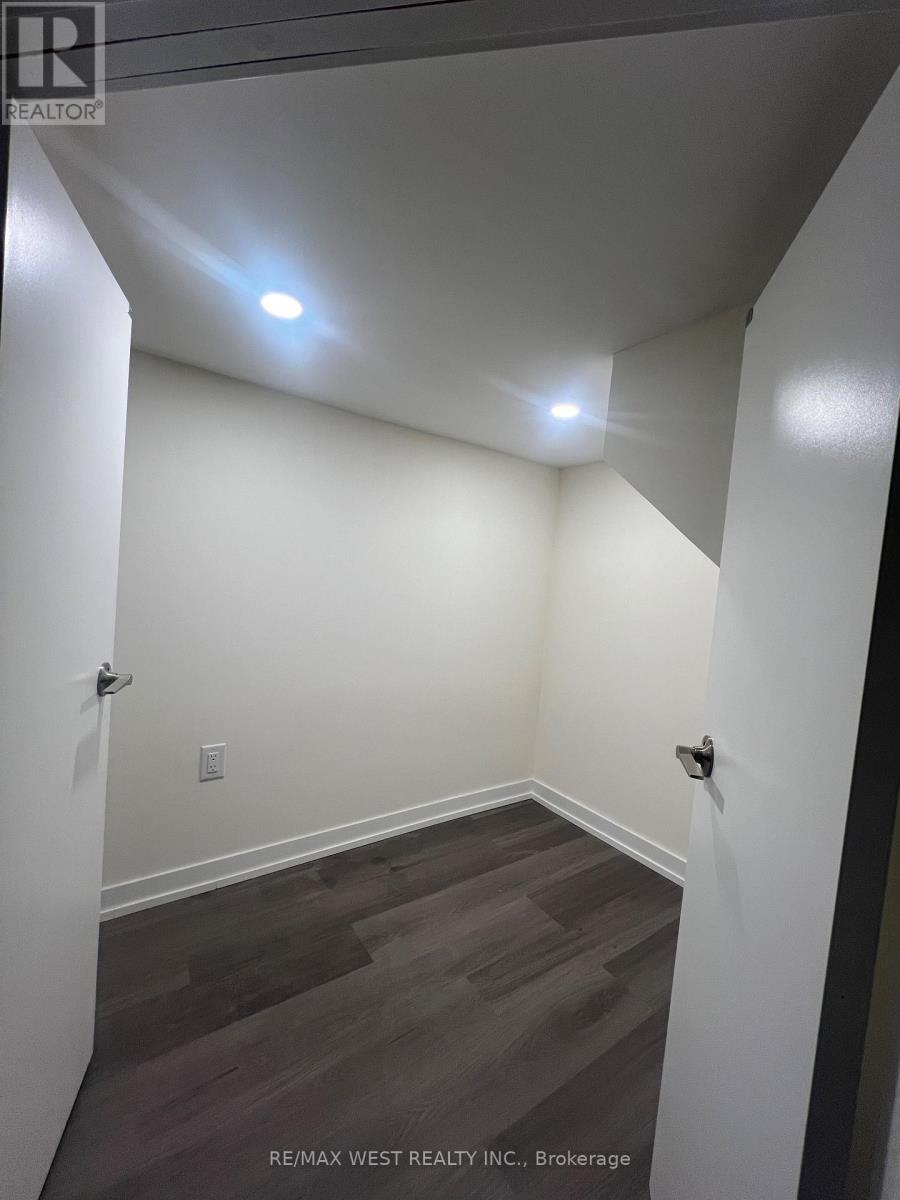 4 LAFLEUR COURT, Brampton, Ontario