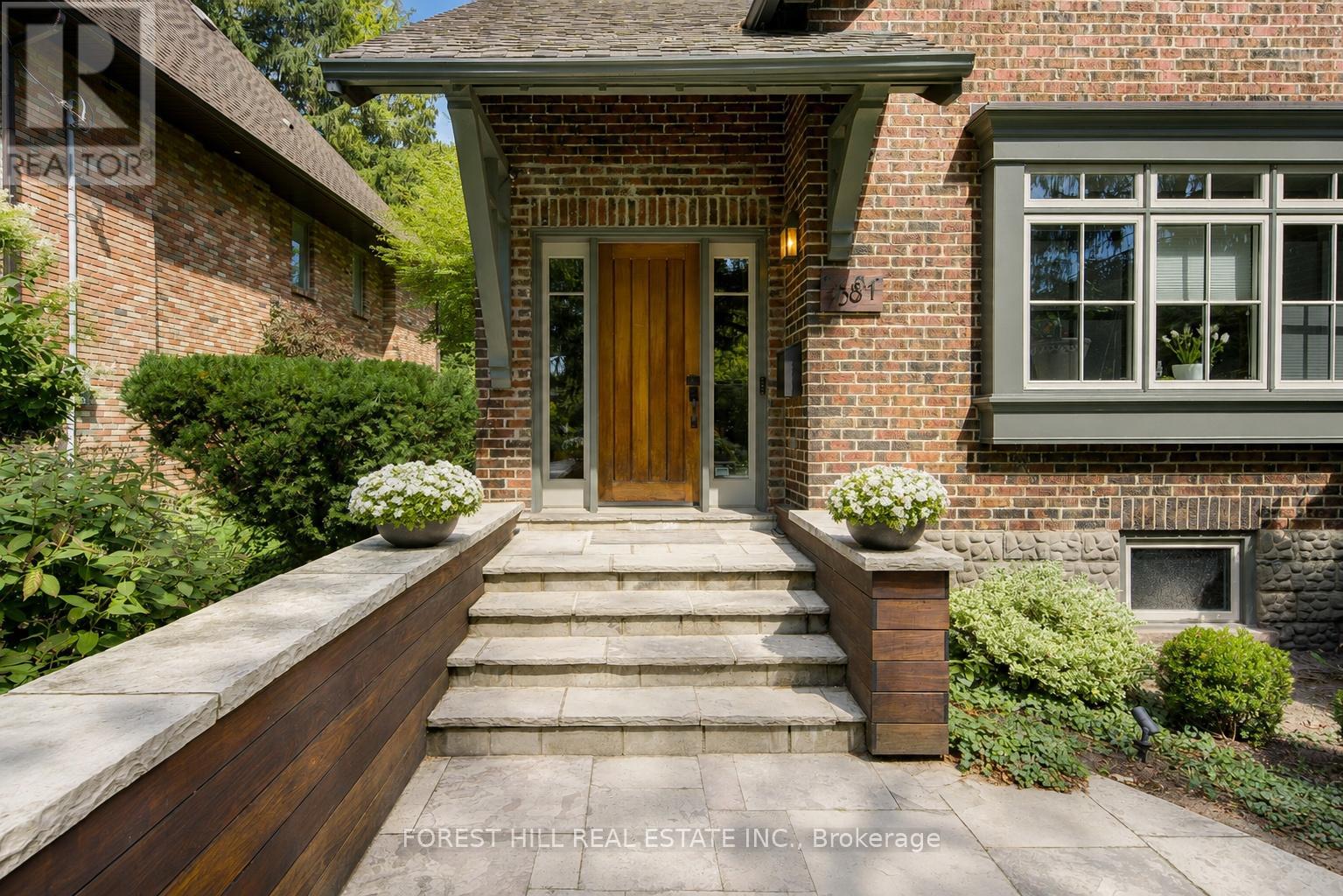 1381 Lorne Park Road, Mississauga, Ontario  L5H 3B2 - Photo 4 - W13146334
