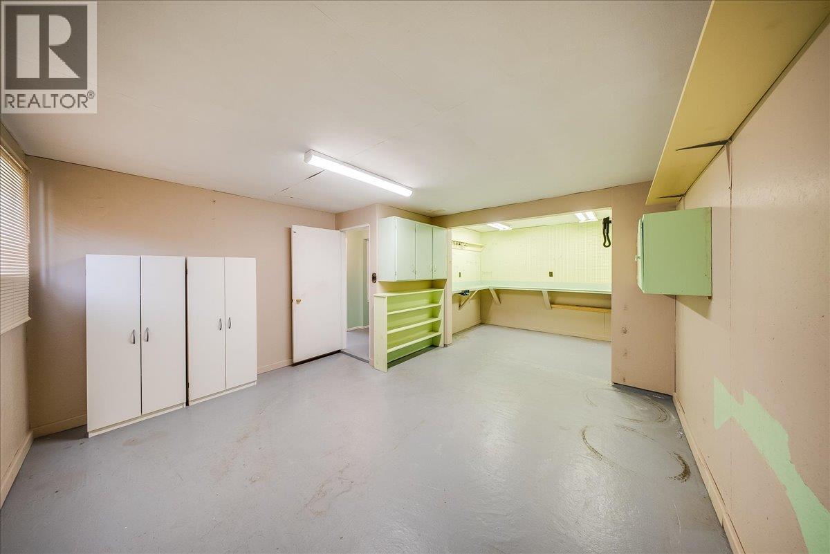 665 6 Street, Montrose, British Columbia  V0G 1P0 - Photo 49 - 10386909