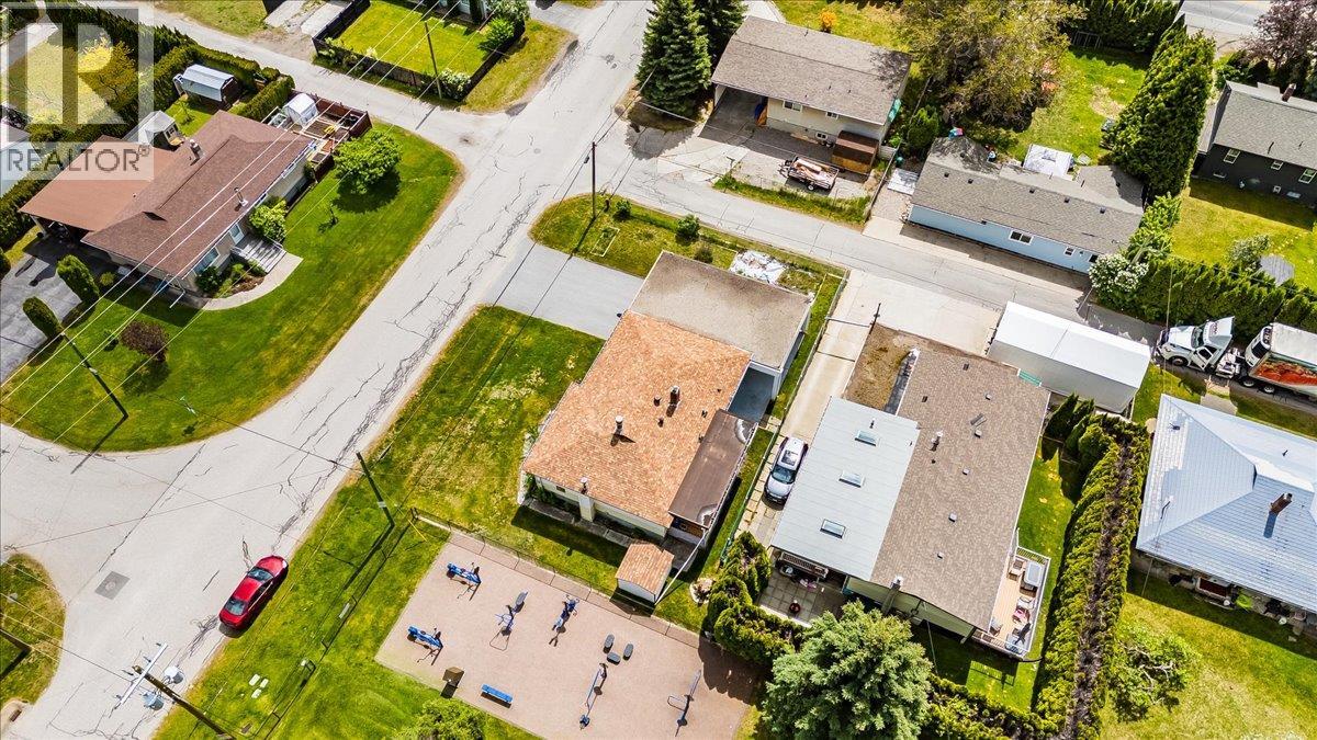 665 6 Street, Montrose, British Columbia  V0G 1P0 - Photo 67 - 10386909