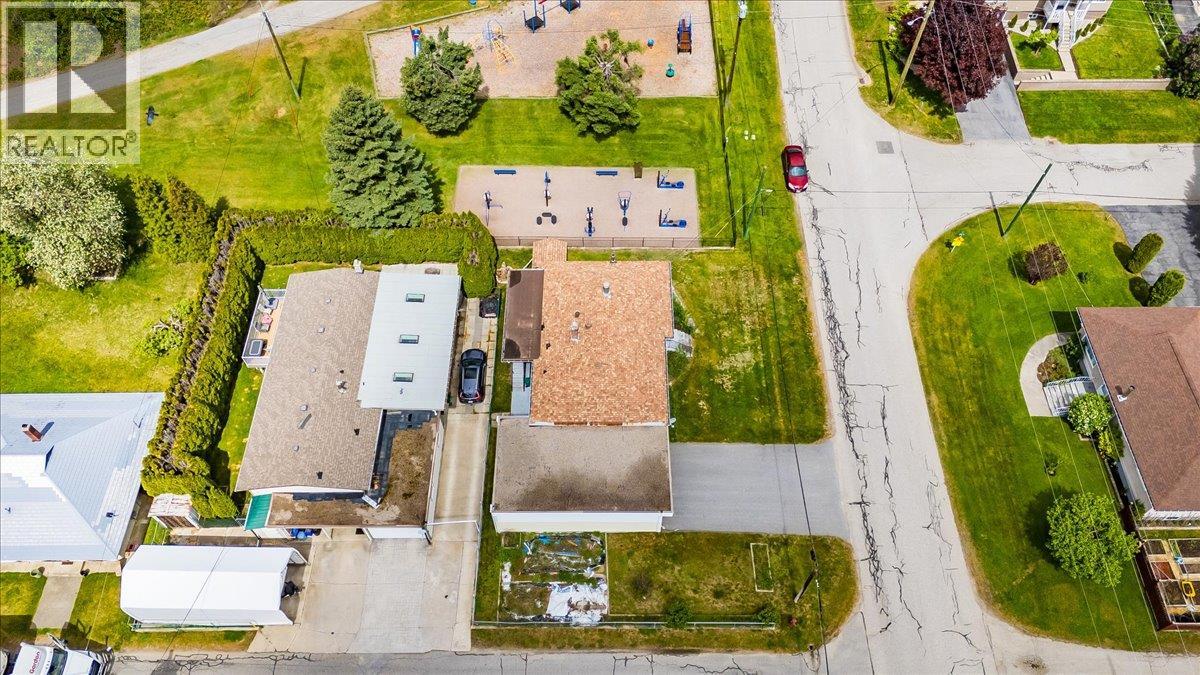 665 6 Street, Montrose, British Columbia  V0G 1P0 - Photo 69 - 10386909
