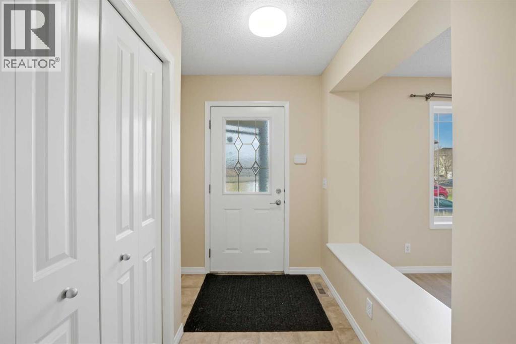 35 Saddlebrook Link NE, Calgary, Alberta  T3J 0B4 - Photo 3 - A2310699