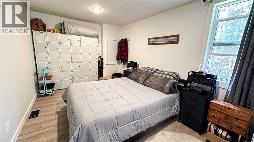 968 1 Avenue NE, Sundre, Alberta  T0M 1X0 - Photo 14 - A2312697