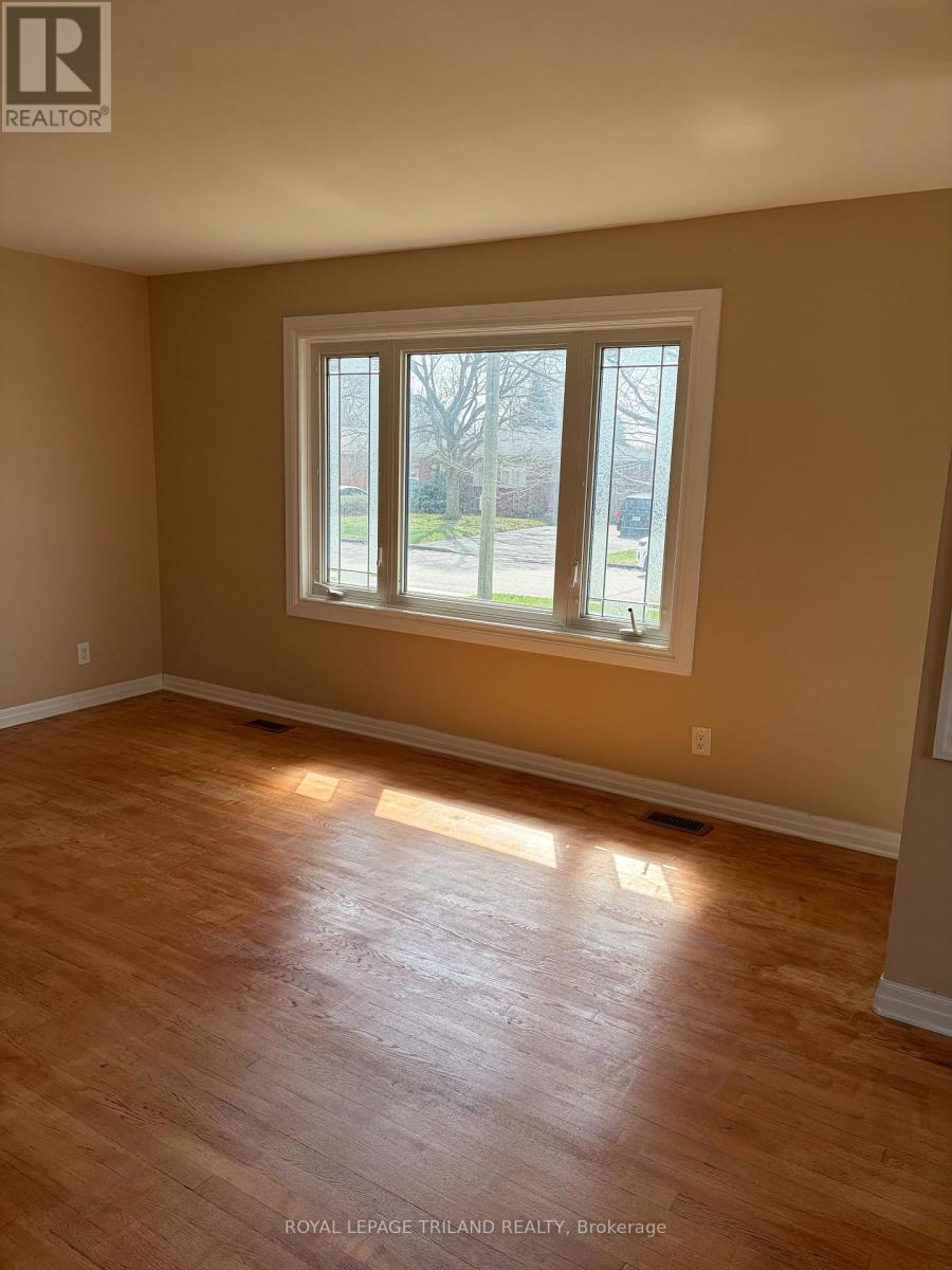 1548 Dale Street, London East, Ontario  N5V 1X9 - Photo 5 - X13146802