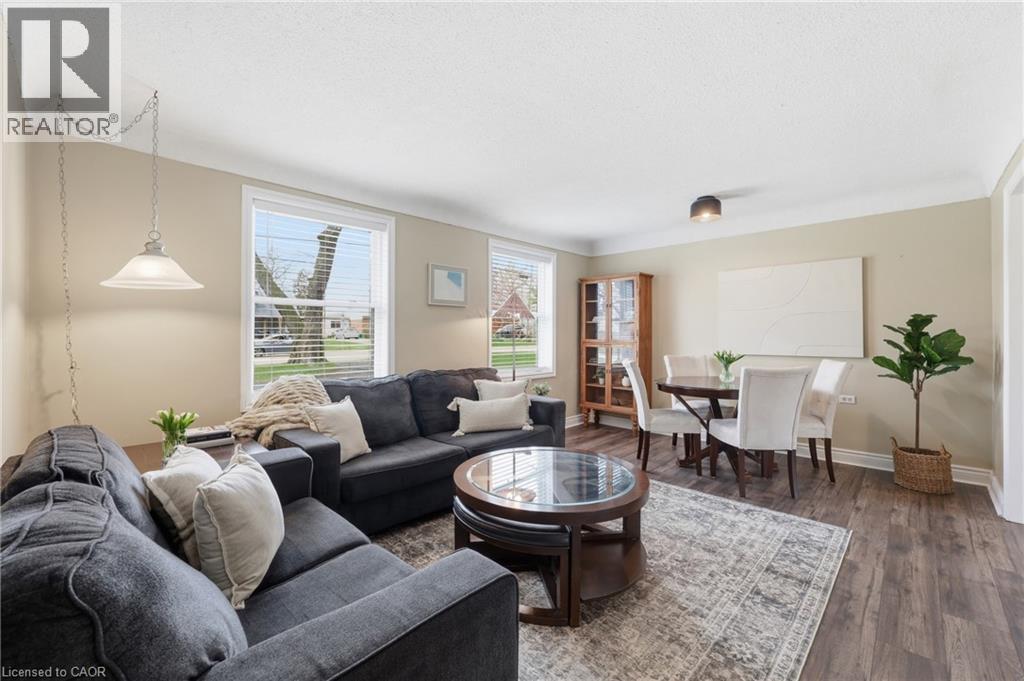 2074 Churchill Avenue, Burlington, Ontario  L7R 3T7 - Photo 3 - 40820436