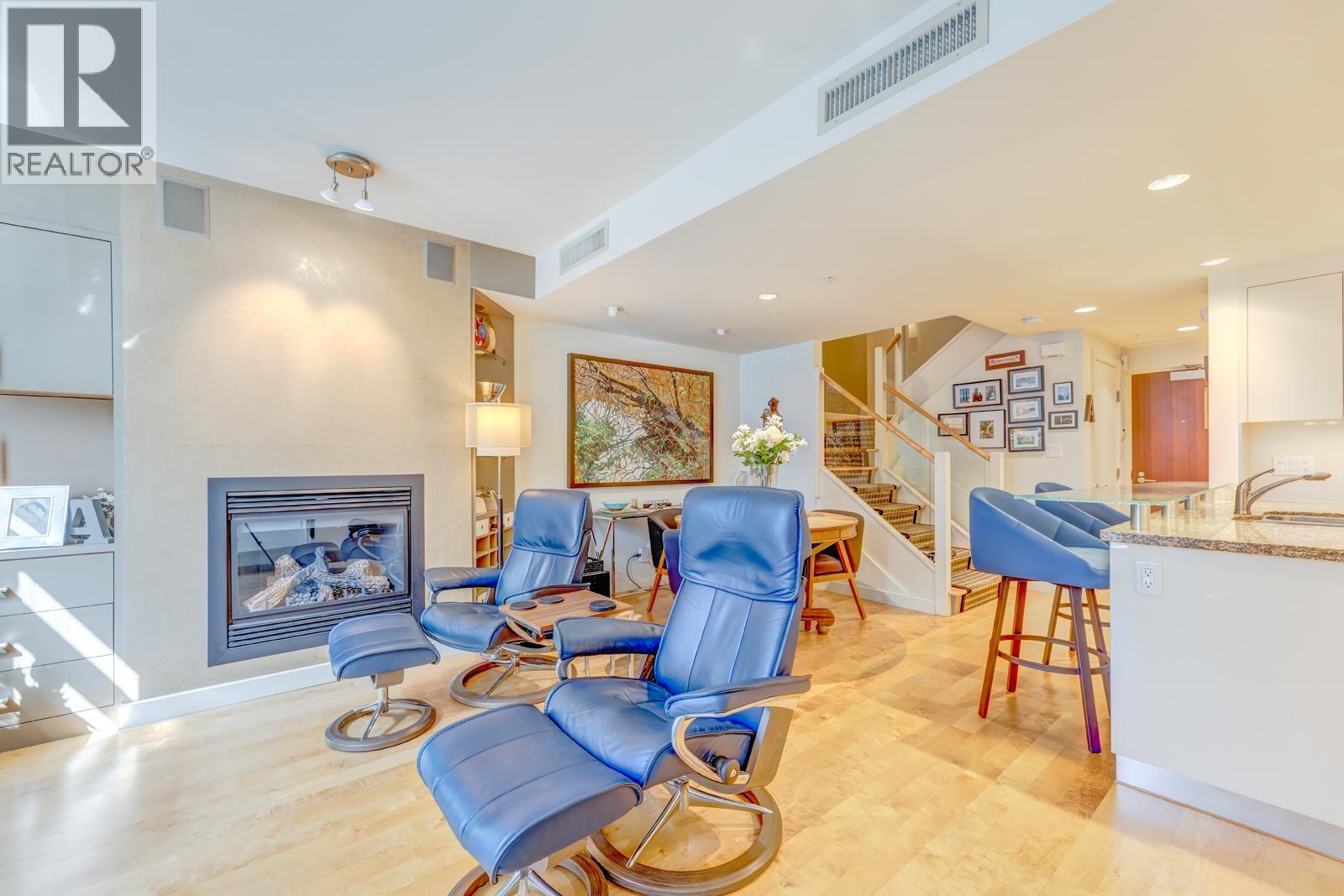 TH29 1295 W CORDOVA STREET, Vancouver, British Columbia