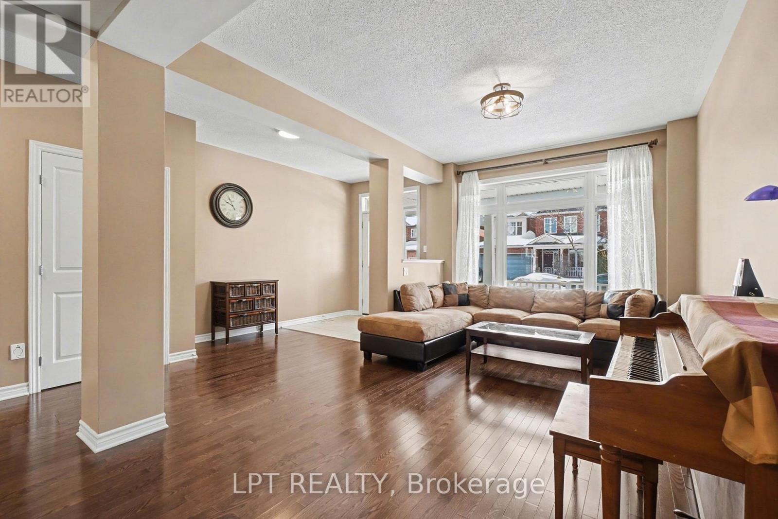 269 Gracewood Crescent, Ottawa, Ontario  K1T 0J1 - Photo 5 - X13042596