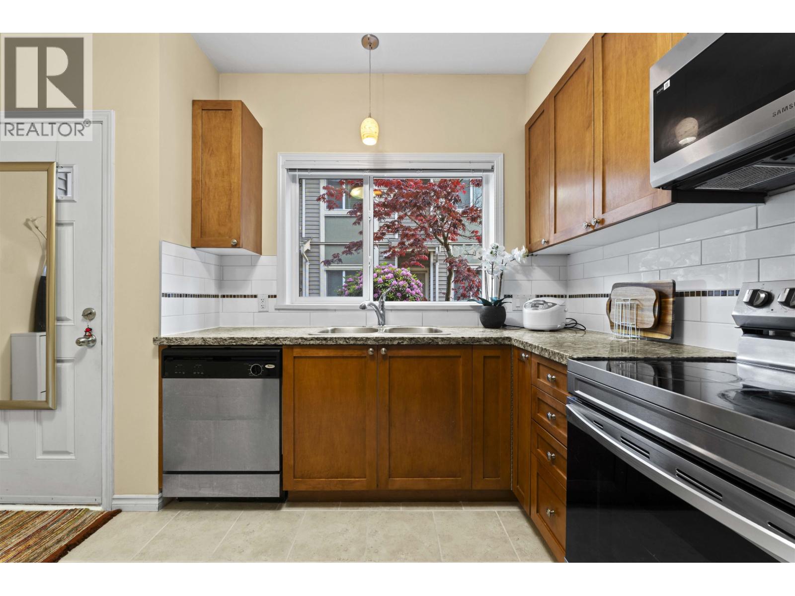 13 621 Langside Avenue, Coquitlam, British Columbia  V3J 0A8 - Photo 2 - R3125283