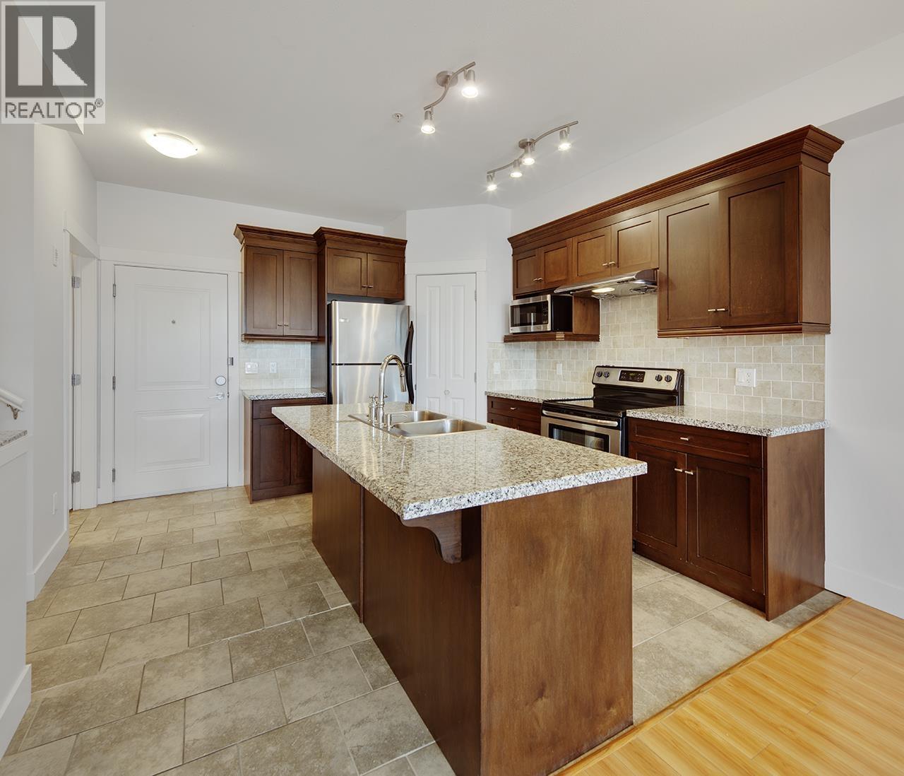 205 7908 Graham Avenue, Burnaby, British Columbia  V3N 1V9 - Photo 7 - R3125290