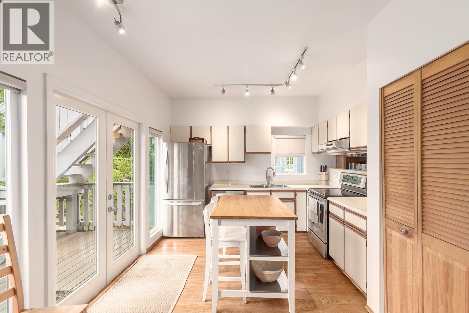 2546 W 2nd Avenue, Vancouver, British Columbia  V6K 1J8 - Photo 9 - R3125302